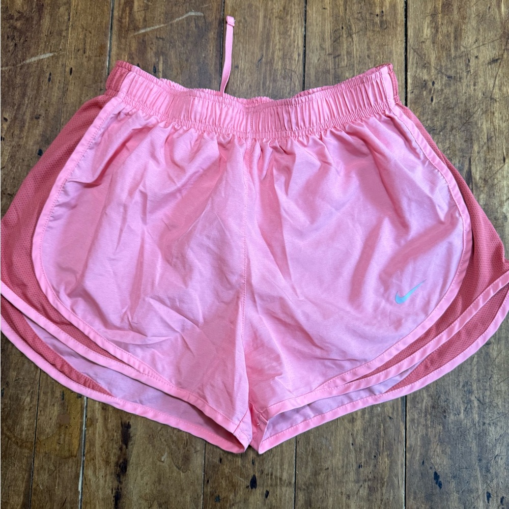 Nike Women's Pink Athletic Dri Fit Medium Shorts
